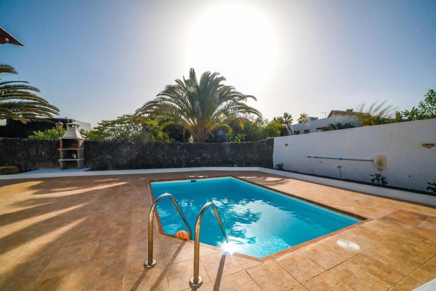 Agradable Y Familiar Con Piscina Casa Inima Villa Playa Blanca  Luaran gambar