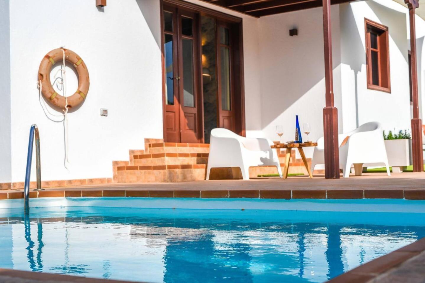 Agradable Y Familiar Con Piscina Casa Inima Villa Playa Blanca  Luaran gambar