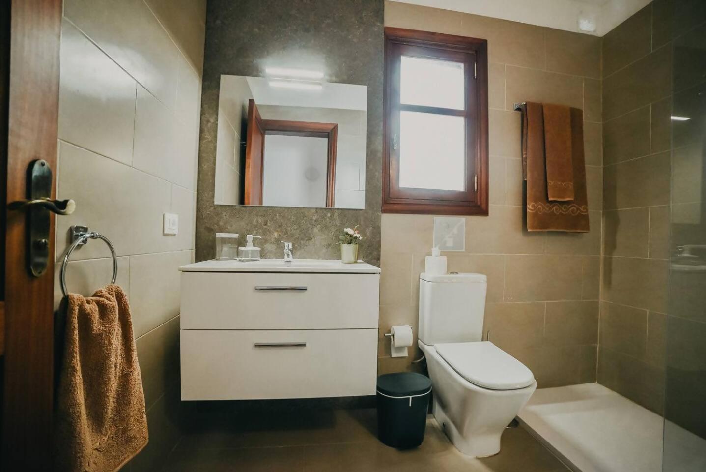 Agradable Y Familiar Con Piscina Casa Inima Villa Playa Blanca  Luaran gambar